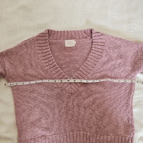 Pink V-Neck Sweater with Long Sleeves - Picture 10 of 16